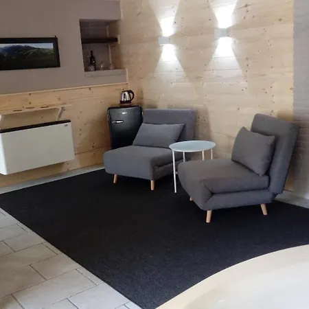 Lagaressina Anna - Jacuzzi & *