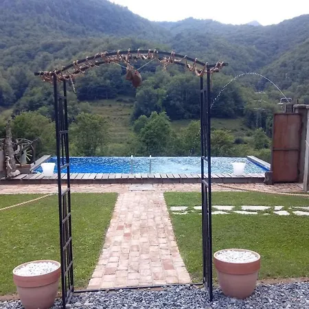 Lagaressina Anna - Jacuzzi & Séjour à la ferme